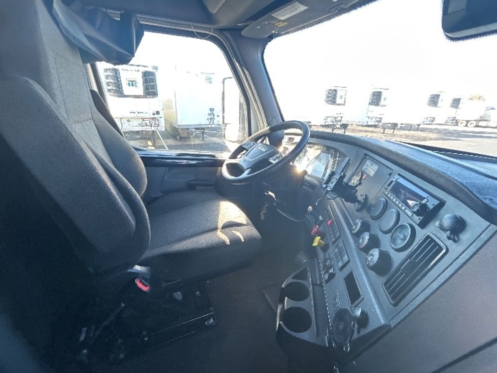 Sleeper Tractor-Heavy Duty Tractors-Freightliner-2023-T12664ST-Stockton-CA-720,408\n\t\tmiles-$ 56,500 - Image 15