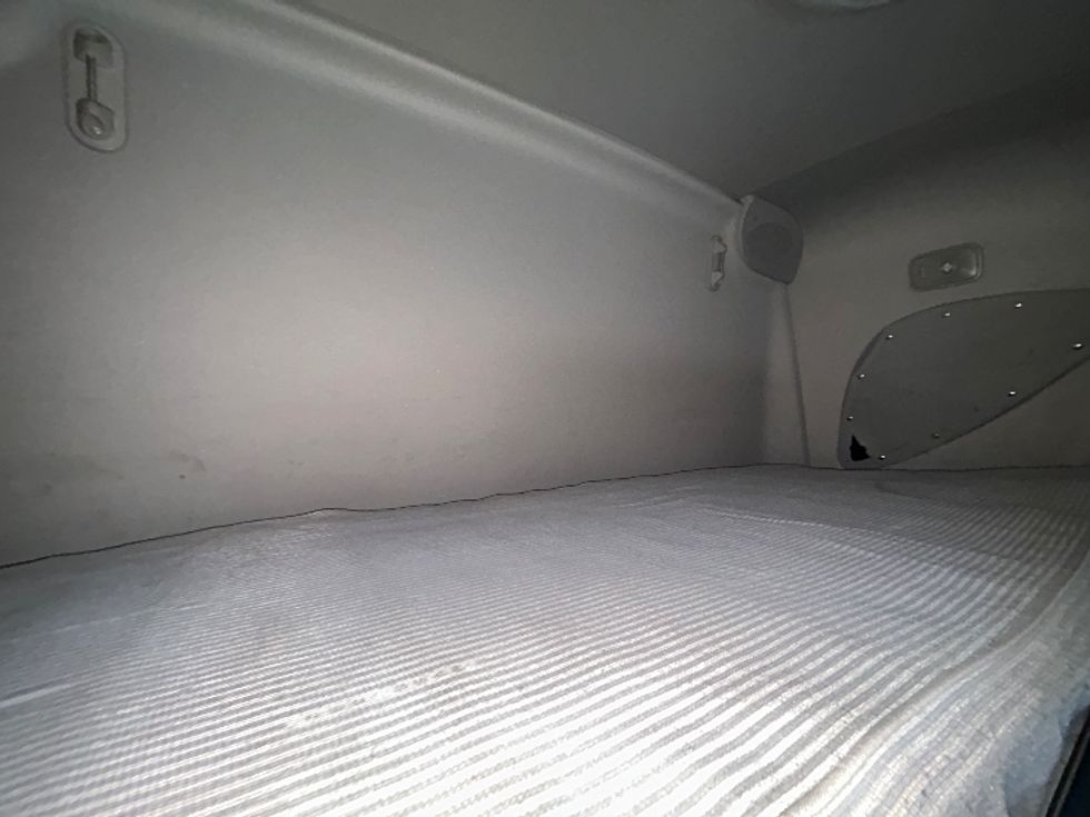 Sleeper Tractor-Heavy Duty Tractors-Freightliner-2023-T12664ST-Stockton-CA-720,408\n\t\tmiles-$ 56,500 - Image 17