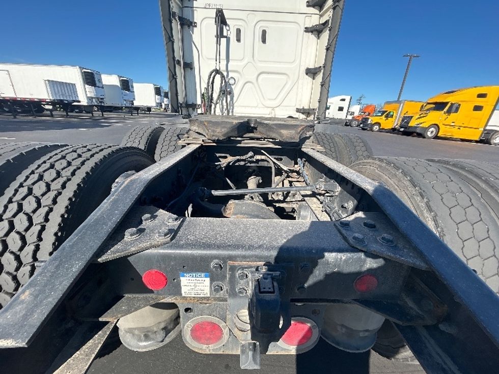 Sleeper Tractor-Heavy Duty Tractors-Freightliner-2023-T12664ST-Stockton-CA-720,408\n\t\tmiles-$ 56,500 - Image 6