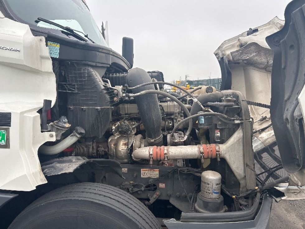 Sleeper Tractor-Heavy Duty Tractors-Freightliner-2023-T12664ST-Stockton-CA-732,815\n\t\tmiles-$ 55,250 - Image 15