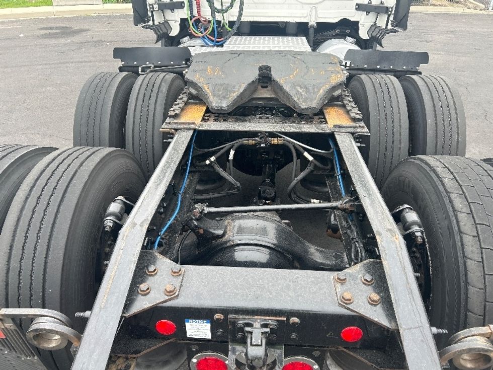 Sleeper Tractor-Heavy Duty Tractors-Freightliner-2023-T12664ST-Stockton-CA-732,815\n\t\tmiles-$ 55,250 - Image 5
