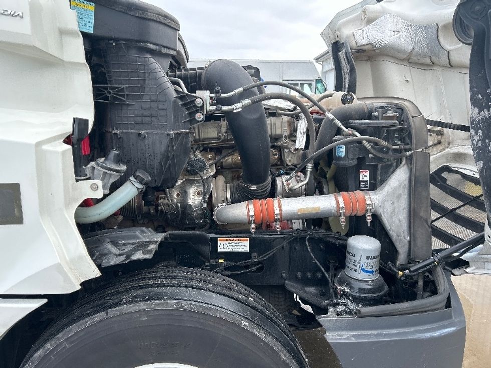 Sleeper Tractor-Heavy Duty Tractors-Freightliner-2023-T12664ST-Sturtevant-WI-311,858\n\t\tmiles-$ 88,750 - Image 20