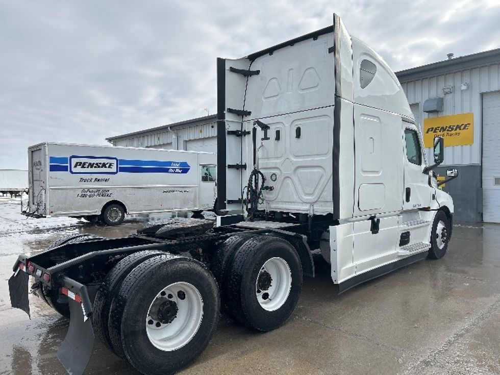 Sleeper Tractor-Heavy Duty Tractors-Freightliner-2023-T12664ST-Sturtevant-WI-311,858\n\t\tmiles-$ 88,750 - Image 7