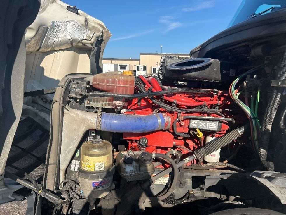 Sleeper Tractor-Heavy Duty Tractors-Freightliner-2023-T12664ST-Sturtevant-WI-474,917\n\t\tmiles-$ 83,000 - Image 21