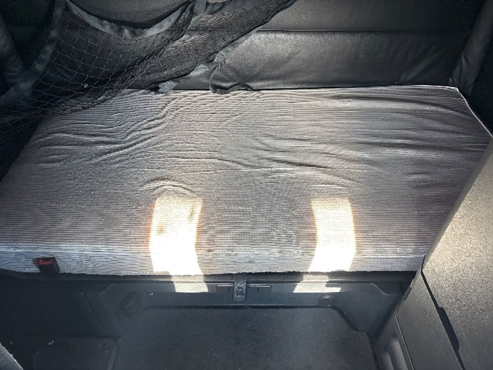 Sleeper Tractor-Heavy Duty Tractors-Freightliner-2023-T12664ST-Sturtevant-WI-576,387\n\t\tmiles-$ 65,000 - Image 17