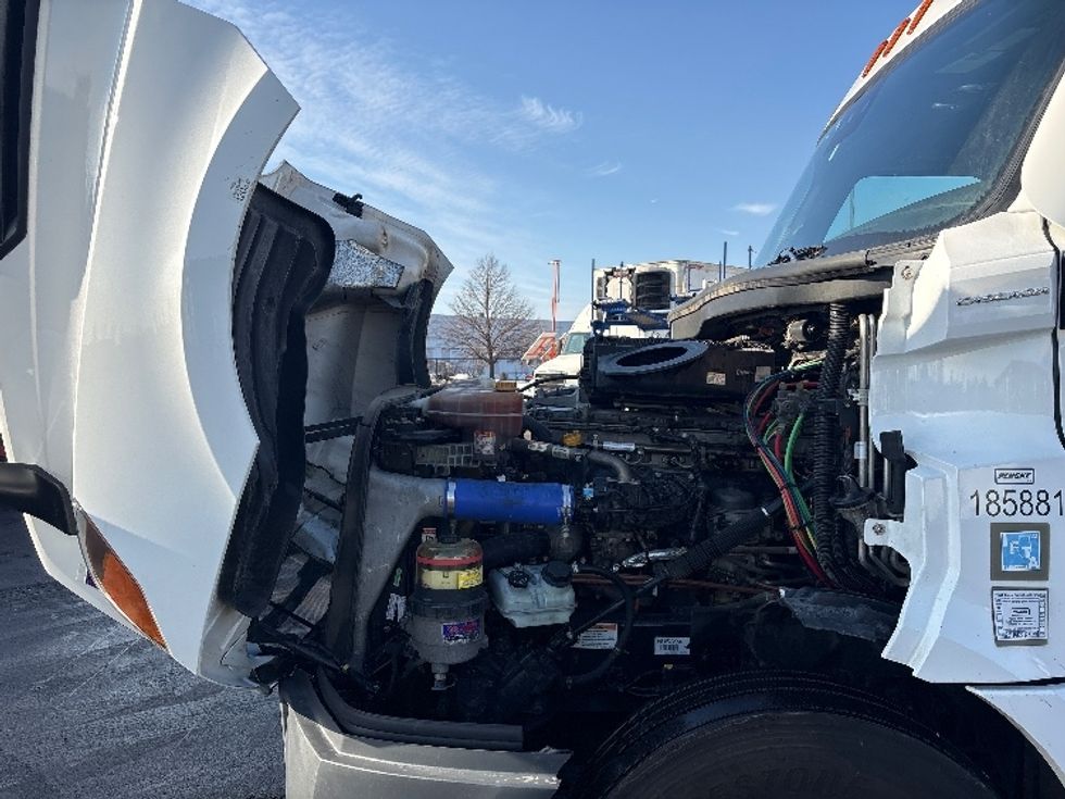 Sleeper Tractor-Heavy Duty Tractors-Freightliner-2023-T12664ST-Sturtevant-WI-576,387\n\t\tmiles-$ 65,000 - Image 21