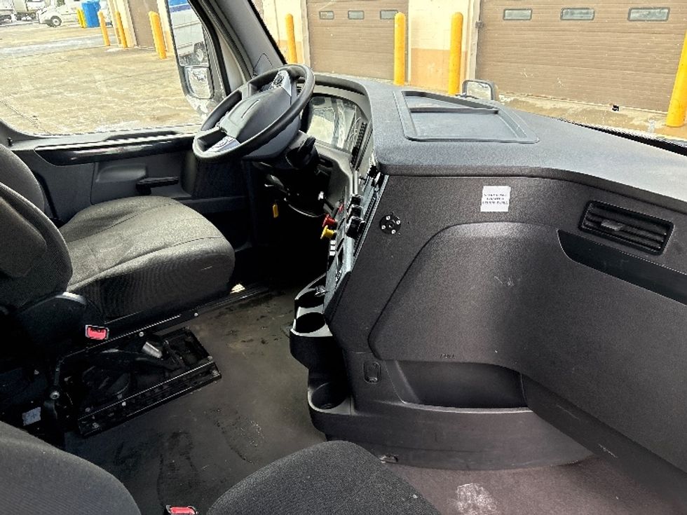 Sleeper Tractor-Heavy Duty Tractors-Freightliner-2023-T12664ST-Sturtevant-WI-588,359\n\t\tmiles-$ 62,500 - Image 15