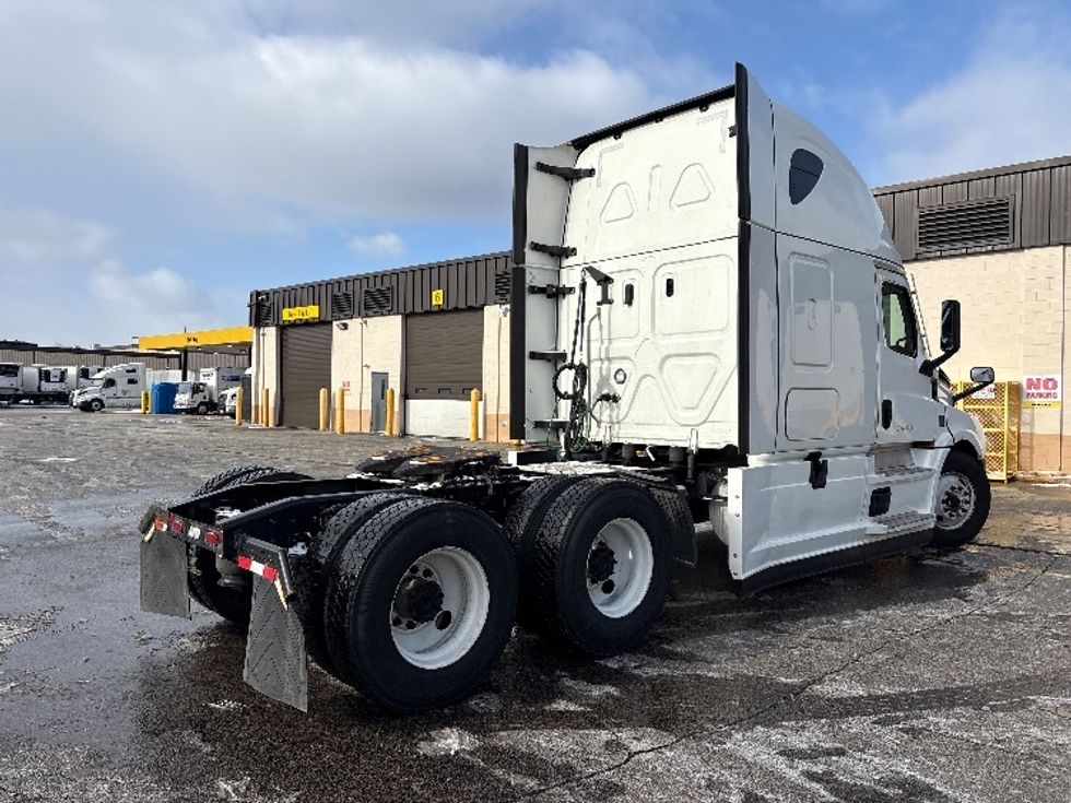 Sleeper Tractor-Heavy Duty Tractors-Freightliner-2023-T12664ST-Sturtevant-WI-588,359\n\t\tmiles-$ 62,500 - Image 7