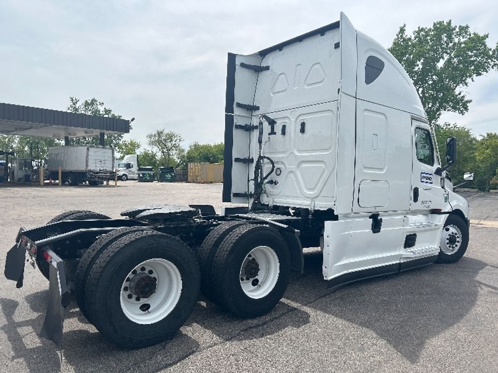 Sleeper Tractor-Heavy Duty Tractors-Freightliner-2023-T12664ST-Sturtevant-WI-605,016\n\t\tmiles-$ 64,500 - Image 7