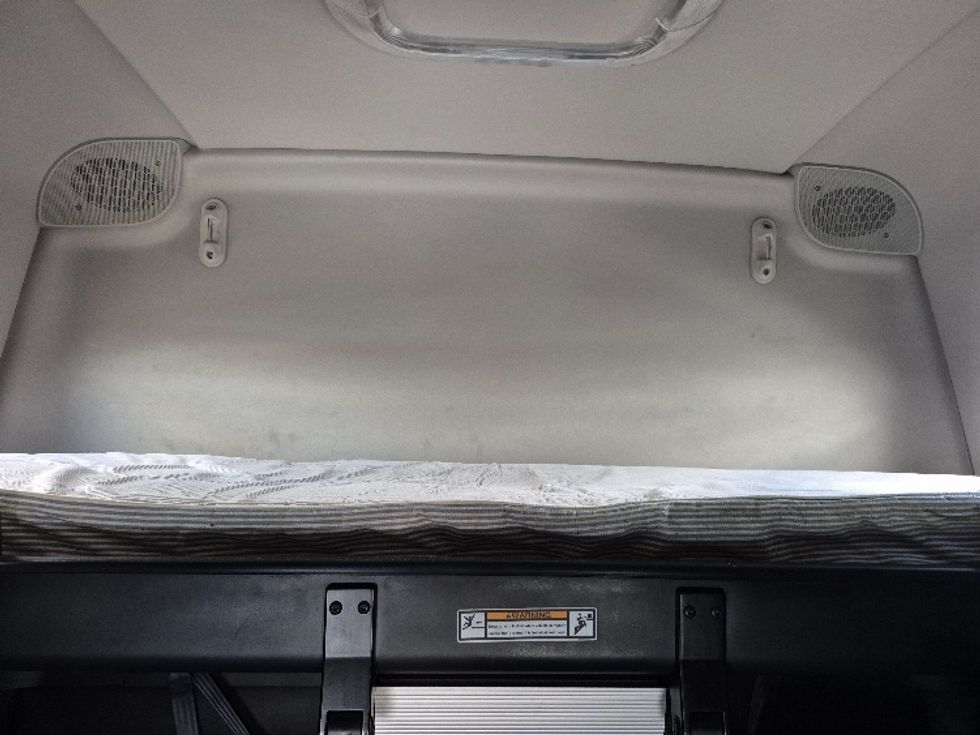 Sleeper Tractor-Heavy Duty Tractors-Freightliner-2023-T12664ST-Sturtevant-WI-629,383\n\t\tmiles-$ 54,250 - Image 22