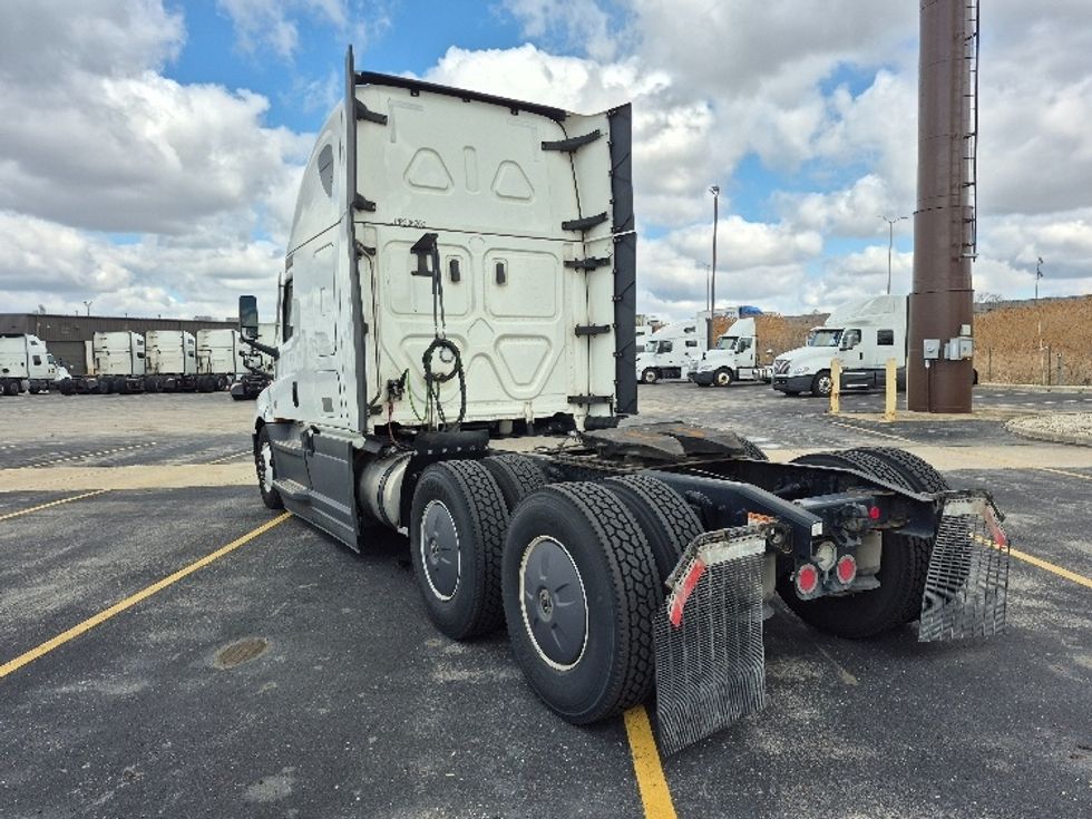 Sleeper Tractor-Heavy Duty Tractors-Freightliner-2023-T12664ST-Sturtevant-WI-629,383\n\t\tmiles-$ 54,250 - Image 5