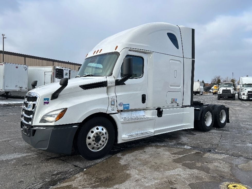 Sleeper Tractor-Heavy Duty Tractors-Freightliner-2023-T12664ST-Sturtevant-WI-651,006\n\t\tmiles-$ 59,000 - Image 3