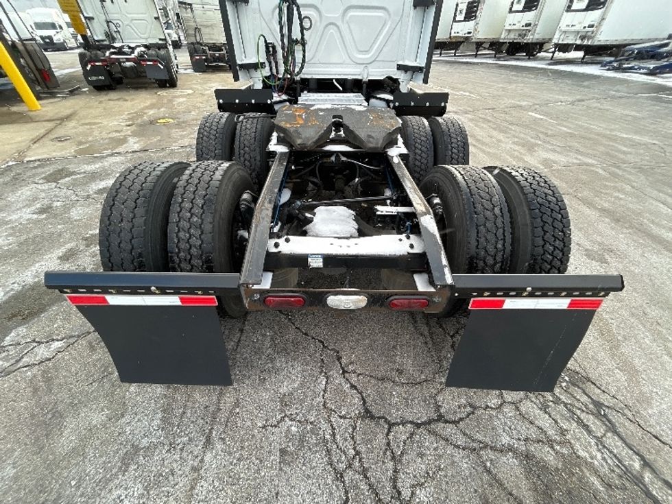 Sleeper Tractor-Heavy Duty Tractors-Freightliner-2023-T12664ST-Sturtevant-WI-651,006\n\t\tmiles-$ 59,000 - Image 6