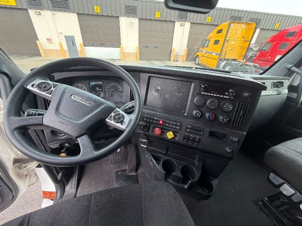Sleeper Tractor-Heavy Duty Tractors-Freightliner-2023-T12664ST-Sturtevant-WI-653,164\n\t\tmiles-$ 59,750 - Image 11