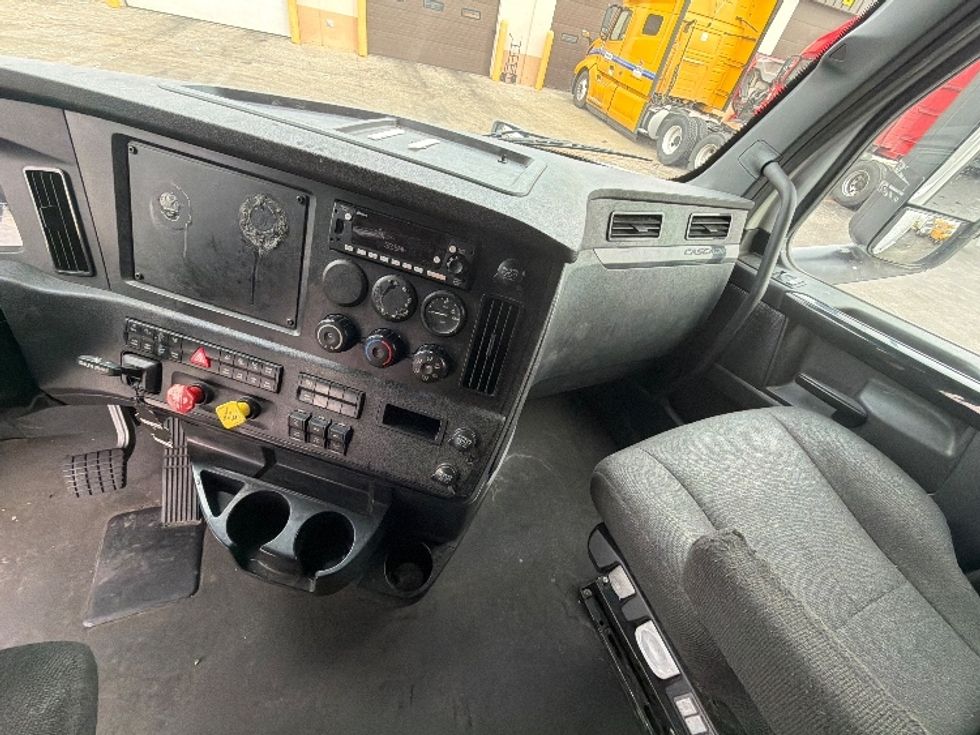 Sleeper Tractor-Heavy Duty Tractors-Freightliner-2023-T12664ST-Sturtevant-WI-653,164\n\t\tmiles-$ 59,750 - Image 12