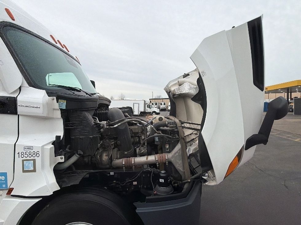 Sleeper Tractor-Heavy Duty Tractors-Freightliner-2023-T12664ST-Sturtevant-WI-653,164\n\t\tmiles-$ 59,750 - Image 21