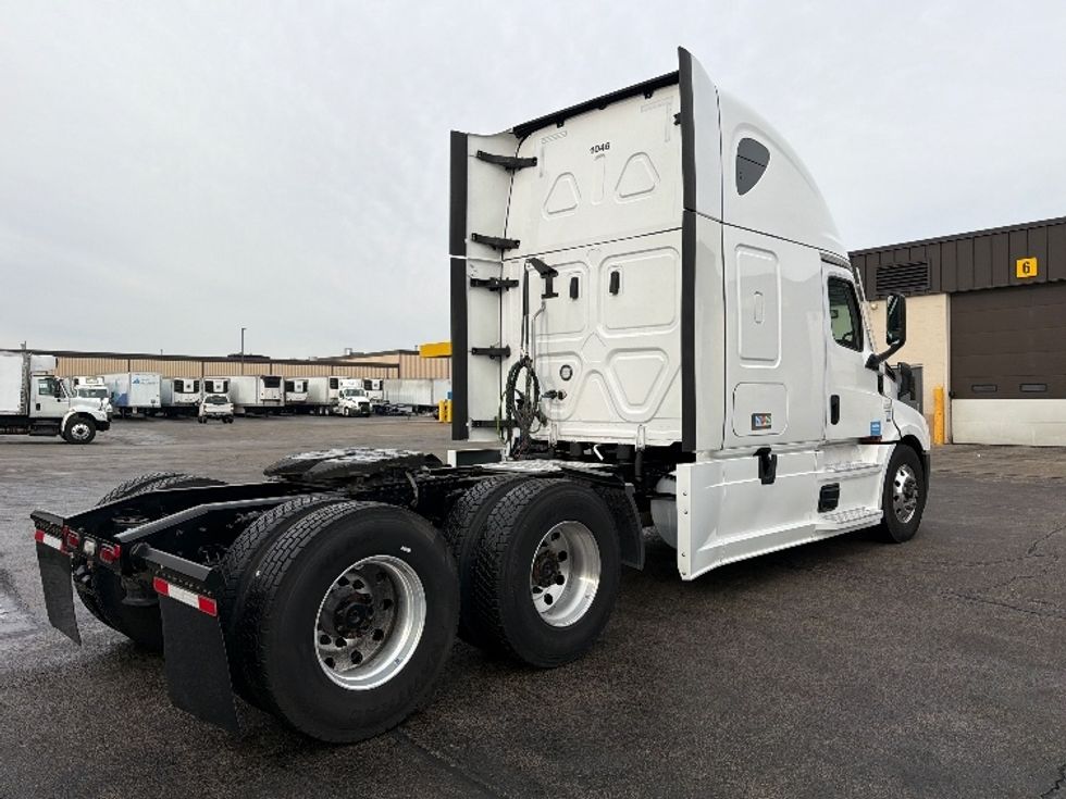 Sleeper Tractor-Heavy Duty Tractors-Freightliner-2023-T12664ST-Sturtevant-WI-653,164\n\t\tmiles-$ 59,750 - Image 5