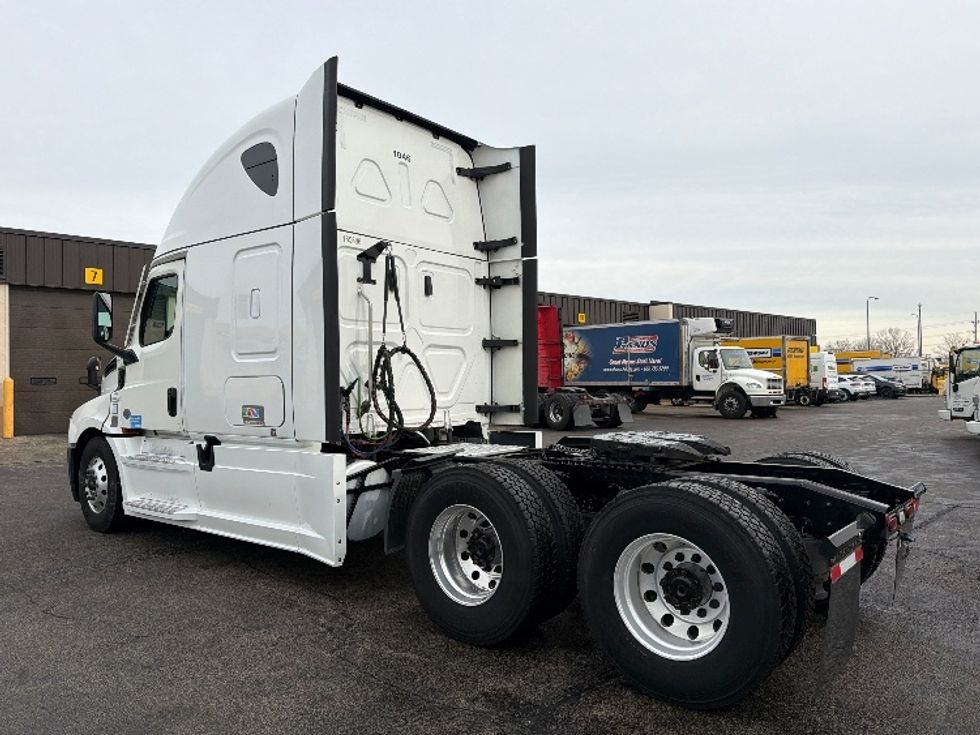 Sleeper Tractor-Heavy Duty Tractors-Freightliner-2023-T12664ST-Sturtevant-WI-653,164\n\t\tmiles-$ 59,750 - Image 7