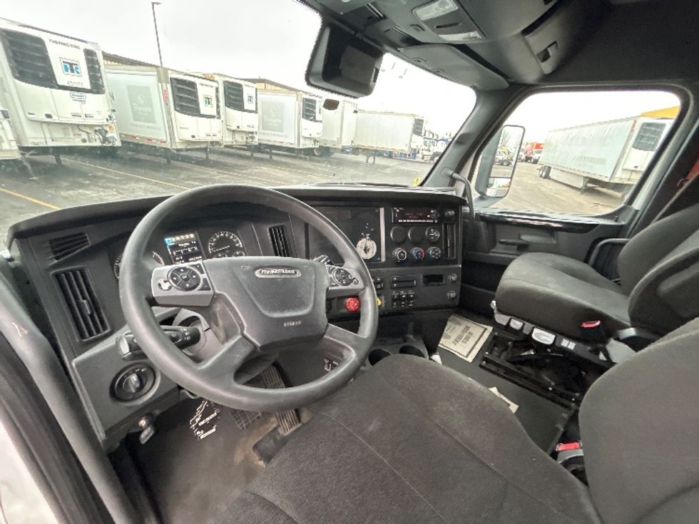 Sleeper Tractor-Heavy Duty Tractors-Freightliner-2023-T12664ST-Sturtevant-WI-678,220\n\t\tmiles-$ 55,500 - Image 10