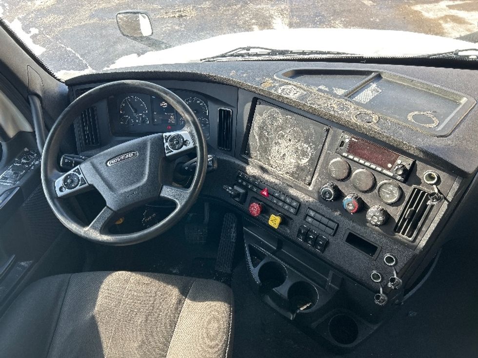 Sleeper Tractor-Heavy Duty Tractors-Freightliner-2023-T12664ST-Sturtevant-WI-724,261\n\t\tmiles-$ 52,000 - Image 11