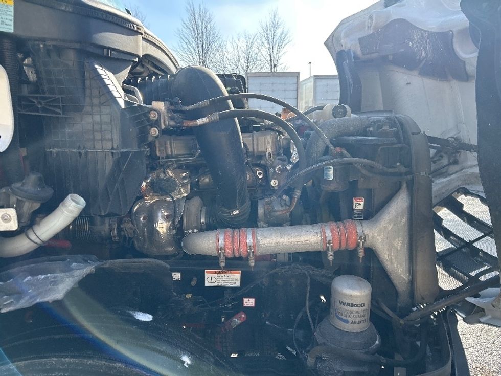 Sleeper Tractor-Heavy Duty Tractors-Freightliner-2023-T12664ST-Sturtevant-WI-724,261\n\t\tmiles-$ 52,000 - Image 20