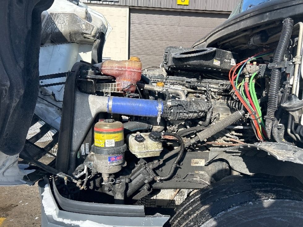 Sleeper Tractor-Heavy Duty Tractors-Freightliner-2023-T12664ST-Sturtevant-WI-724,261\n\t\tmiles-$ 52,000 - Image 21