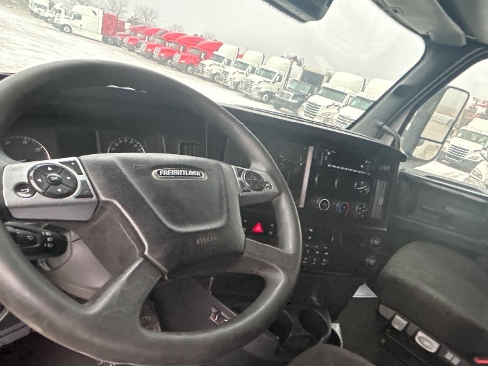 Sleeper Tractor-Heavy Duty Tractors-Freightliner-2023-T12664ST-Sturtevant-WI-741,066\n\t\tmiles-$ 49,500 - Image 10