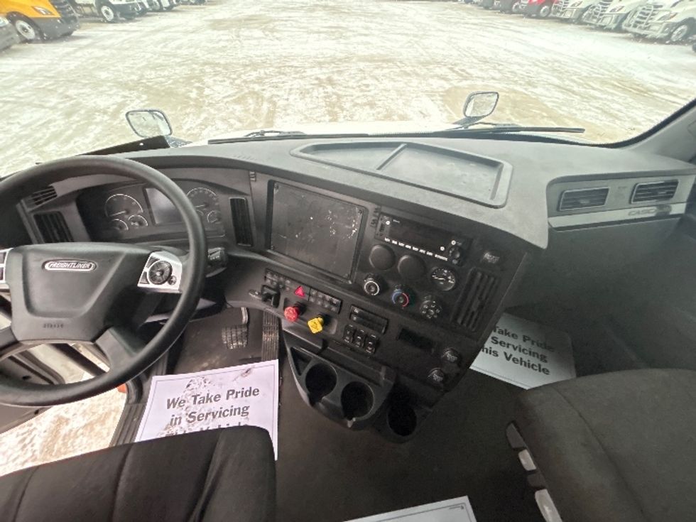 Sleeper Tractor-Heavy Duty Tractors-Freightliner-2023-T12664ST-Sturtevant-WI-741,066\n\t\tmiles-$ 49,500 - Image 12