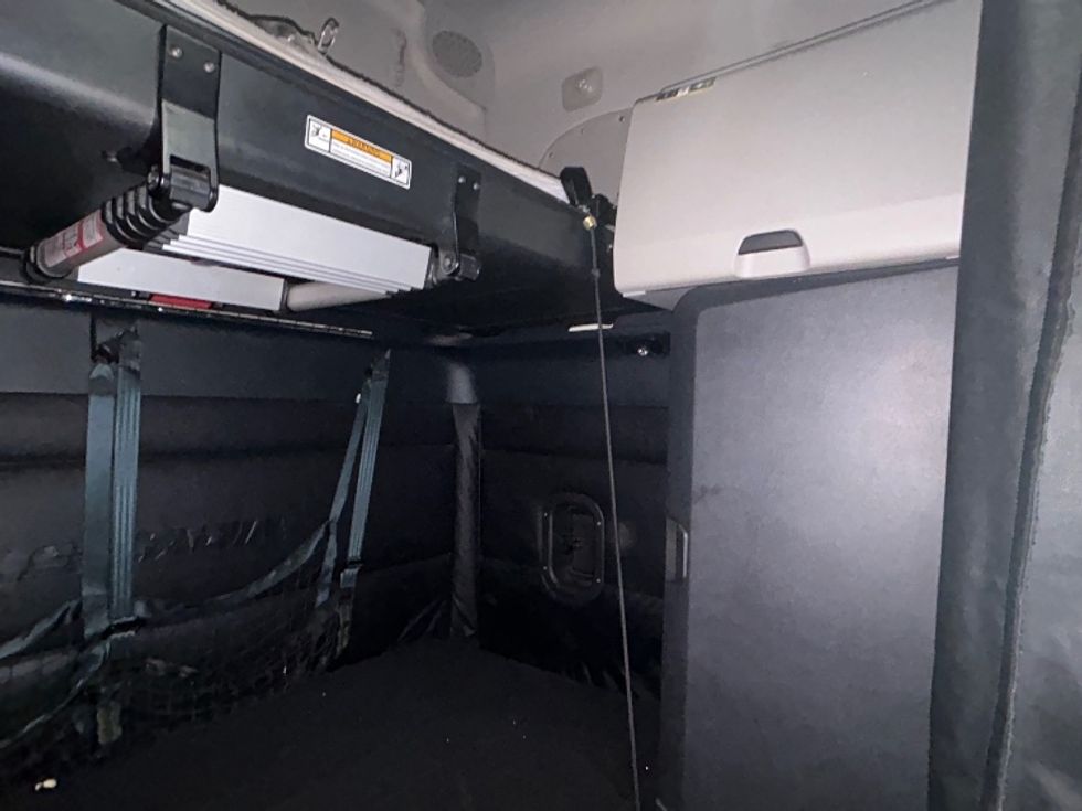 Sleeper Tractor-Heavy Duty Tractors-Freightliner-2023-T12664ST-Sturtevant-WI-741,066\n\t\tmiles-$ 49,500 - Image 18