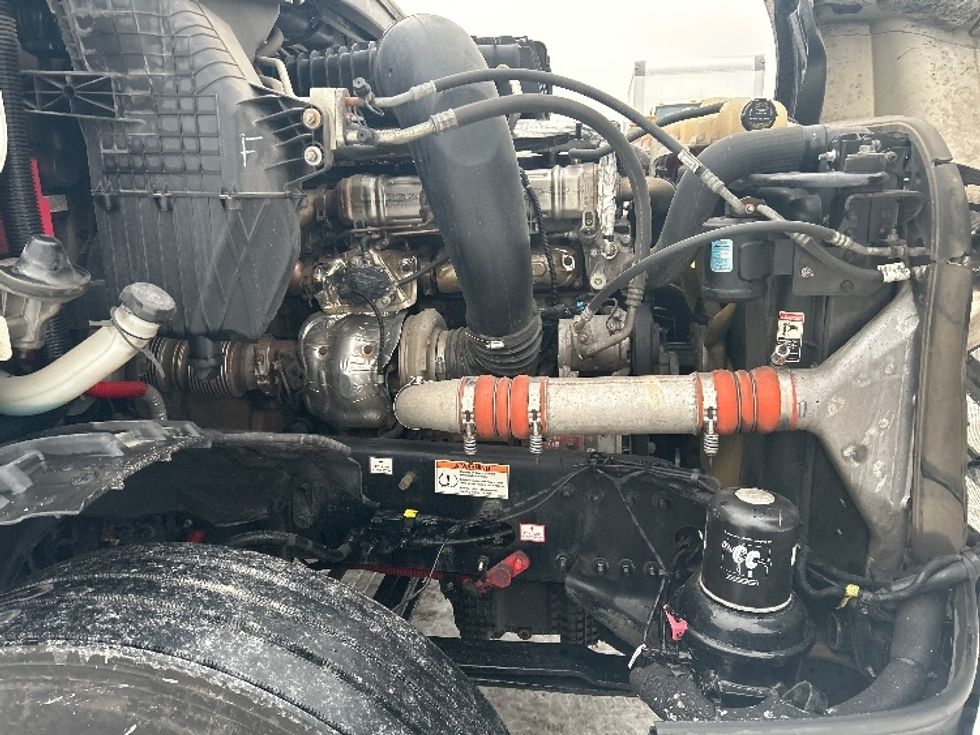 Sleeper Tractor-Heavy Duty Tractors-Freightliner-2023-T12664ST-Sturtevant-WI-741,066\n\t\tmiles-$ 49,500 - Image 20