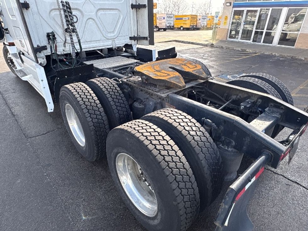 Sleeper Tractor-Heavy Duty Tractors-Freightliner-2023-T12664ST-Sturtevant-WI-741,066\n\t\tmiles-$ 49,500 - Image 22