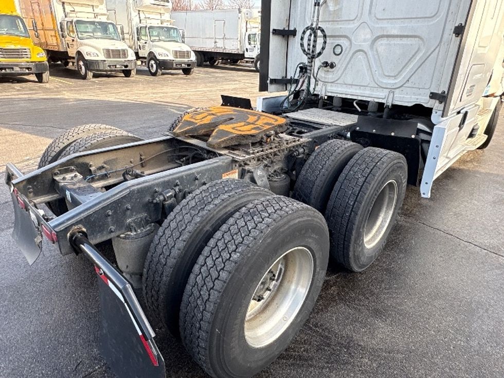 Sleeper Tractor-Heavy Duty Tractors-Freightliner-2023-T12664ST-Sturtevant-WI-741,066\n\t\tmiles-$ 49,500 - Image 23