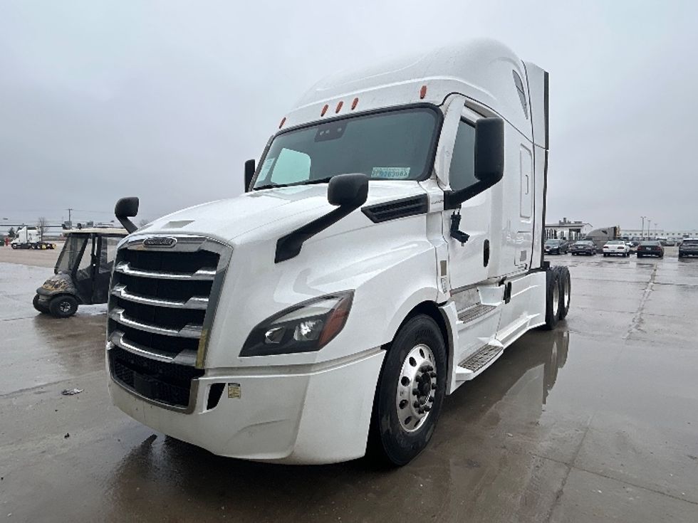 Sleeper Tractor-Heavy Duty Tractors-Freightliner-2023-T12664ST-Sturtevant-WI-741,066\n\t\tmiles-$ 49,500 - Image 3