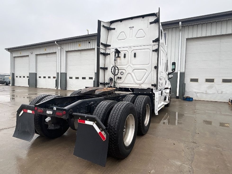 Sleeper Tractor-Heavy Duty Tractors-Freightliner-2023-T12664ST-Sturtevant-WI-741,066\n\t\tmiles-$ 49,500 - Image 7