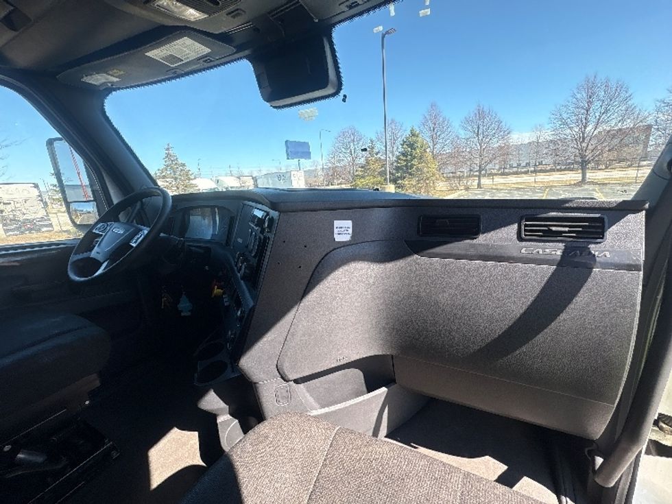 Sleeper Tractor-Heavy Duty Tractors-Freightliner-2023-T12664ST-Sturtevant-WI-752,622\n\t\tmiles-$ 48,250 - Image 13