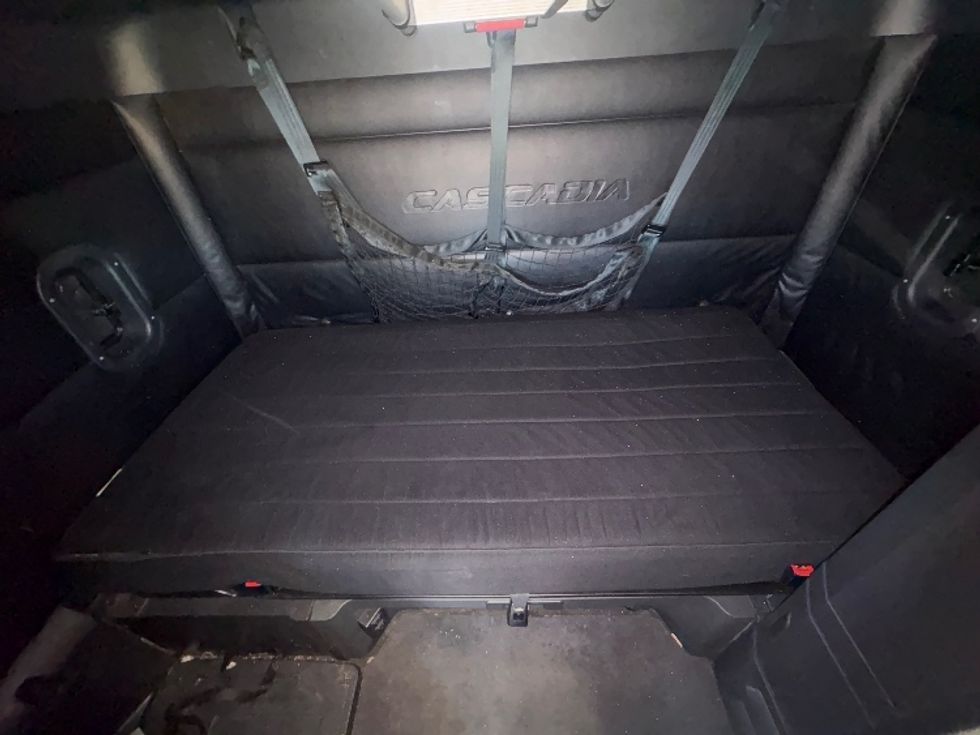 Sleeper Tractor-Heavy Duty Tractors-Freightliner-2023-T12664ST-Sturtevant-WI-752,622\n\t\tmiles-$ 48,250 - Image 15