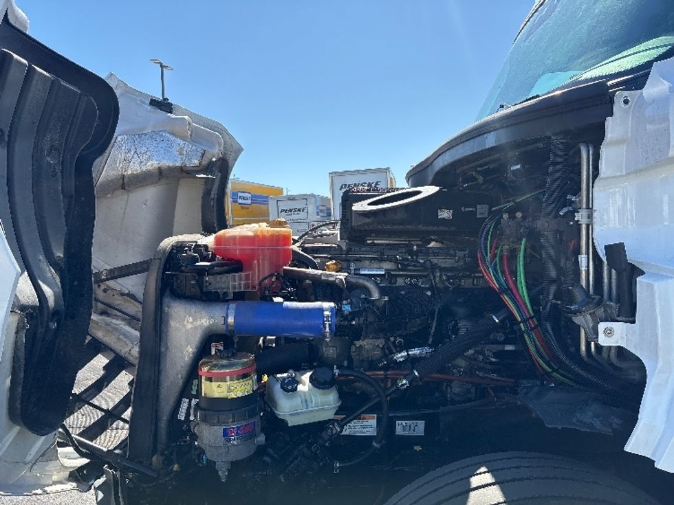 Sleeper Tractor-Heavy Duty Tractors-Freightliner-2023-T12664ST-Sturtevant-WI-752,622\n\t\tmiles-$ 48,250 - Image 20