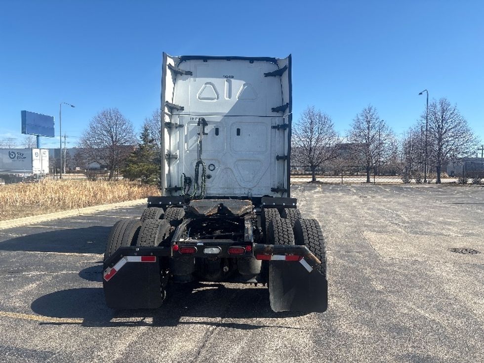 Sleeper Tractor-Heavy Duty Tractors-Freightliner-2023-T12664ST-Sturtevant-WI-752,622\n\t\tmiles-$ 48,250 - Image 5