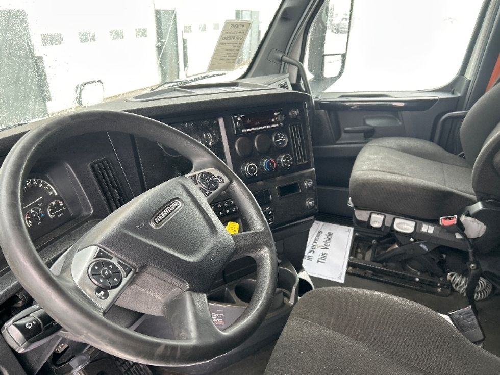 Sleeper Tractor-Heavy Duty Tractors-Freightliner-2023-T12664ST-Sturtevant-WI-763,876\n\t\tmiles-$ 47,250 - Image 10