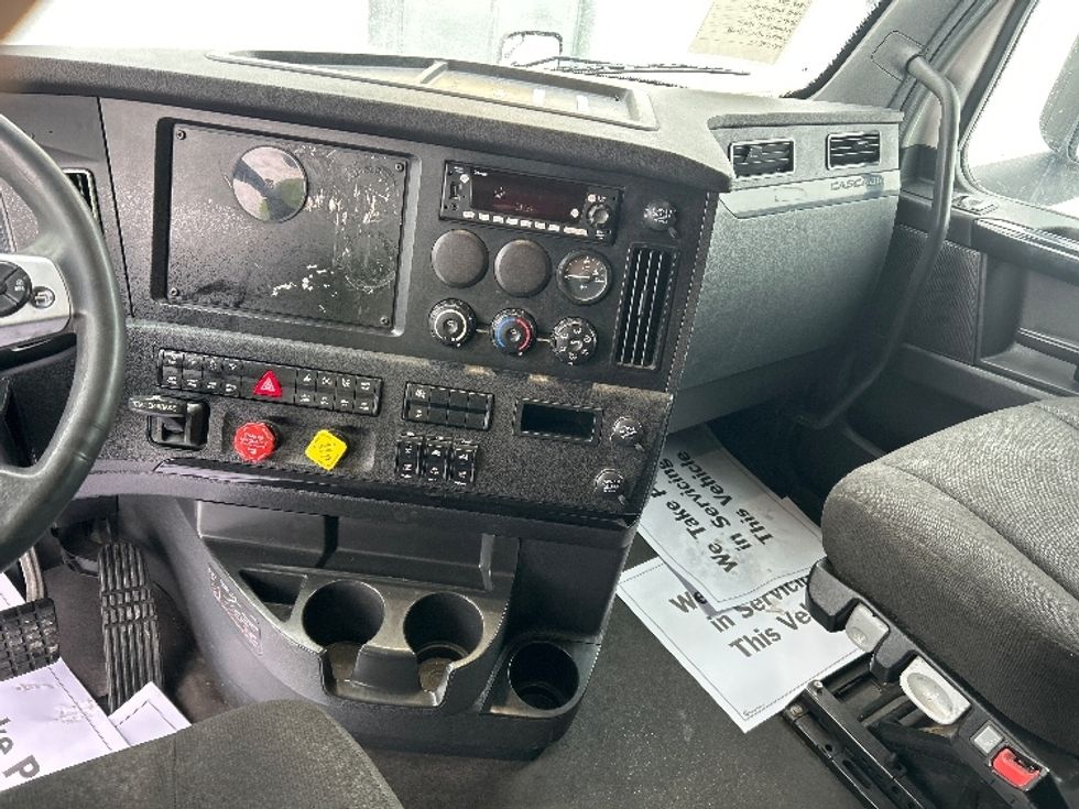 Sleeper Tractor-Heavy Duty Tractors-Freightliner-2023-T12664ST-Sturtevant-WI-763,876\n\t\tmiles-$ 47,250 - Image 12