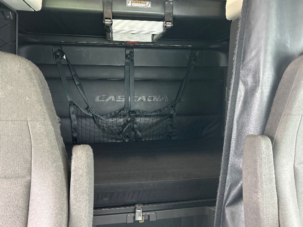 Sleeper Tractor-Heavy Duty Tractors-Freightliner-2023-T12664ST-Sturtevant-WI-763,876\n\t\tmiles-$ 47,250 - Image 16