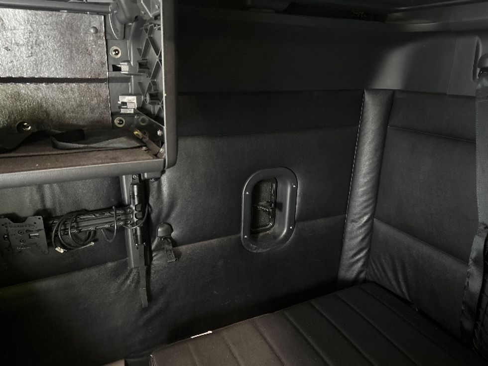 Sleeper Tractor-Heavy Duty Tractors-Freightliner-2023-T12664ST-Sturtevant-WI-763,876\n\t\tmiles-$ 47,250 - Image 19