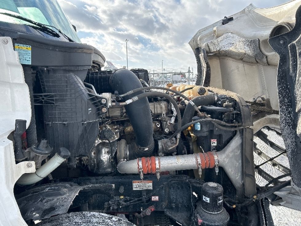 Sleeper Tractor-Heavy Duty Tractors-Freightliner-2023-T12664ST-Sturtevant-WI-763,876\n\t\tmiles-$ 47,250 - Image 20