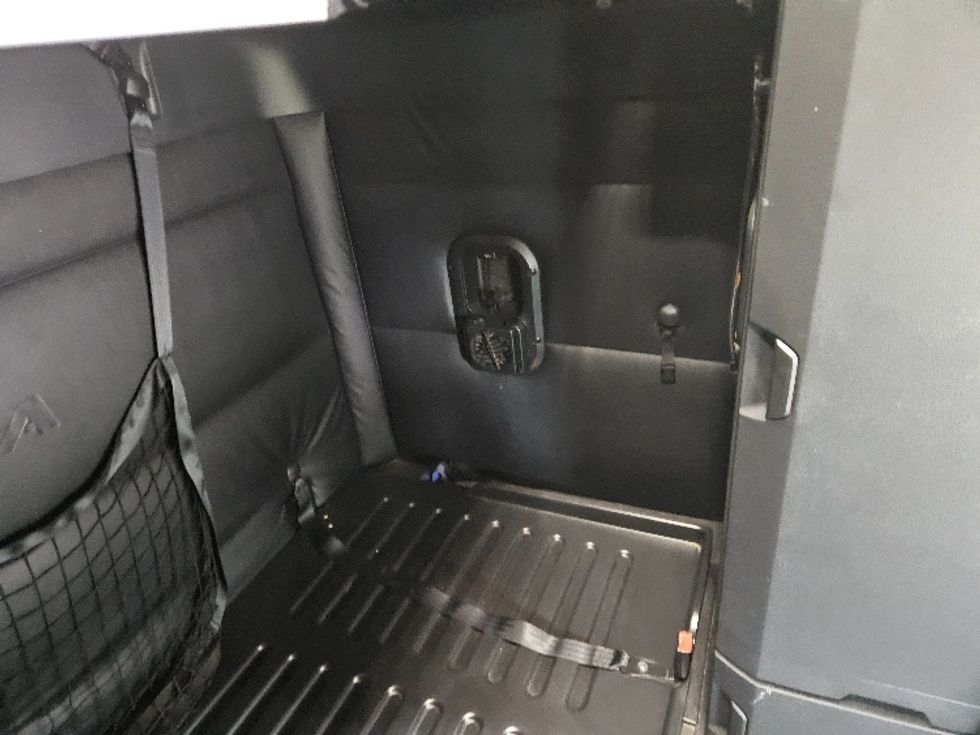 Sleeper Tractor-Heavy Duty Tractors-Freightliner-2023-T12664ST-Tampa-FL-518,461\n\t\tmiles-$ 67,750 - Image 18