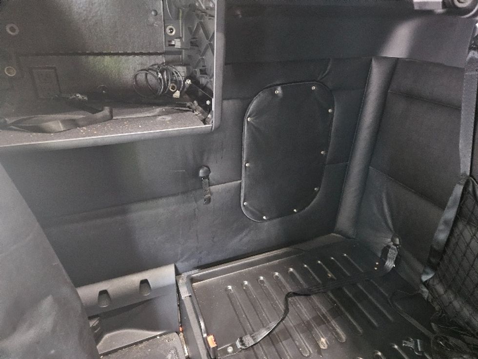 Sleeper Tractor-Heavy Duty Tractors-Freightliner-2023-T12664ST-Tampa-FL-518,461\n\t\tmiles-$ 67,750 - Image 19