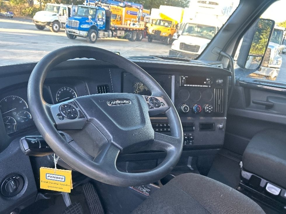 Sleeper Tractor-Heavy Duty Tractors-Freightliner-2023-T12664ST-Tampa-FL-619,394\n\t\tmiles-$ 60,750 - Image 10