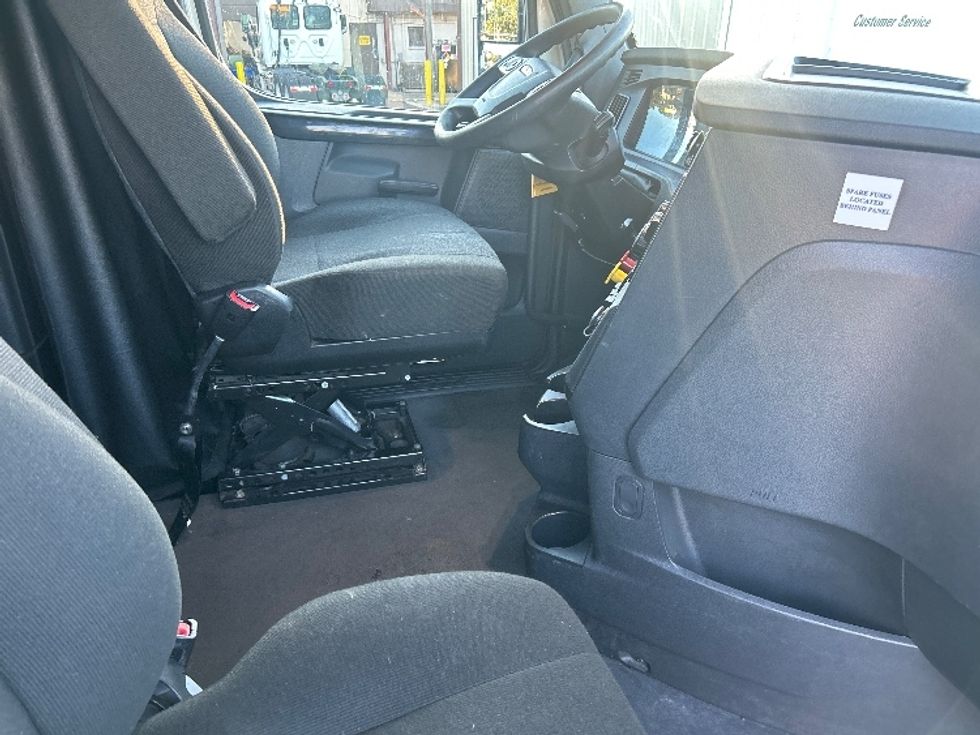 Sleeper Tractor-Heavy Duty Tractors-Freightliner-2023-T12664ST-Tampa-FL-619,394\n\t\tmiles-$ 60,750 - Image 15