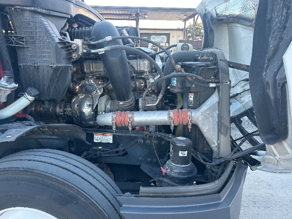 Sleeper Tractor-Heavy Duty Tractors-Freightliner-2023-T12664ST-Tampa-FL-619,394\n\t\tmiles-$ 60,750 - Image 20