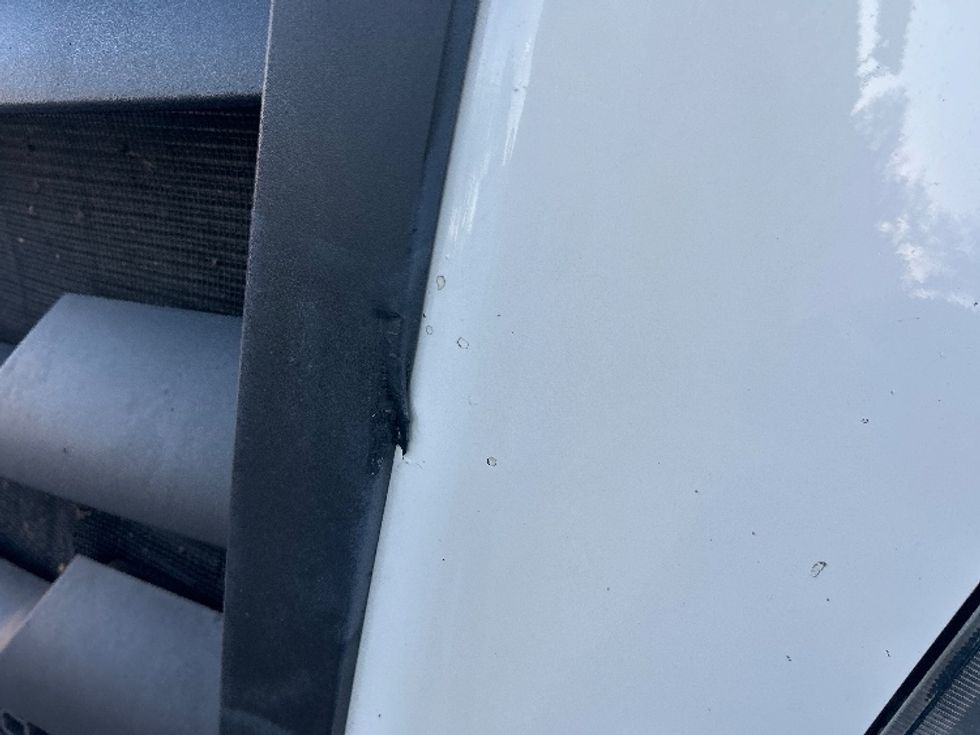 Sleeper Tractor-Heavy Duty Tractors-Freightliner-2023-T12664ST-Tampa-FL-619,394\n\t\tmiles-$ 60,750 - Image 25