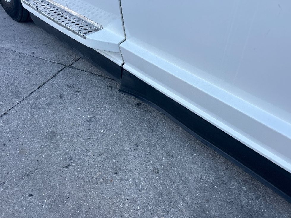 Sleeper Tractor-Heavy Duty Tractors-Freightliner-2023-T12664ST-Tampa-FL-619,394\n\t\tmiles-$ 60,750 - Image 29